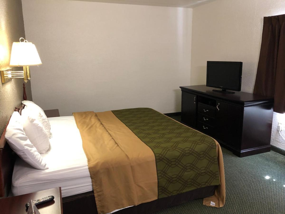 Econo Lodge Wisconsin Rapids Exterior photo