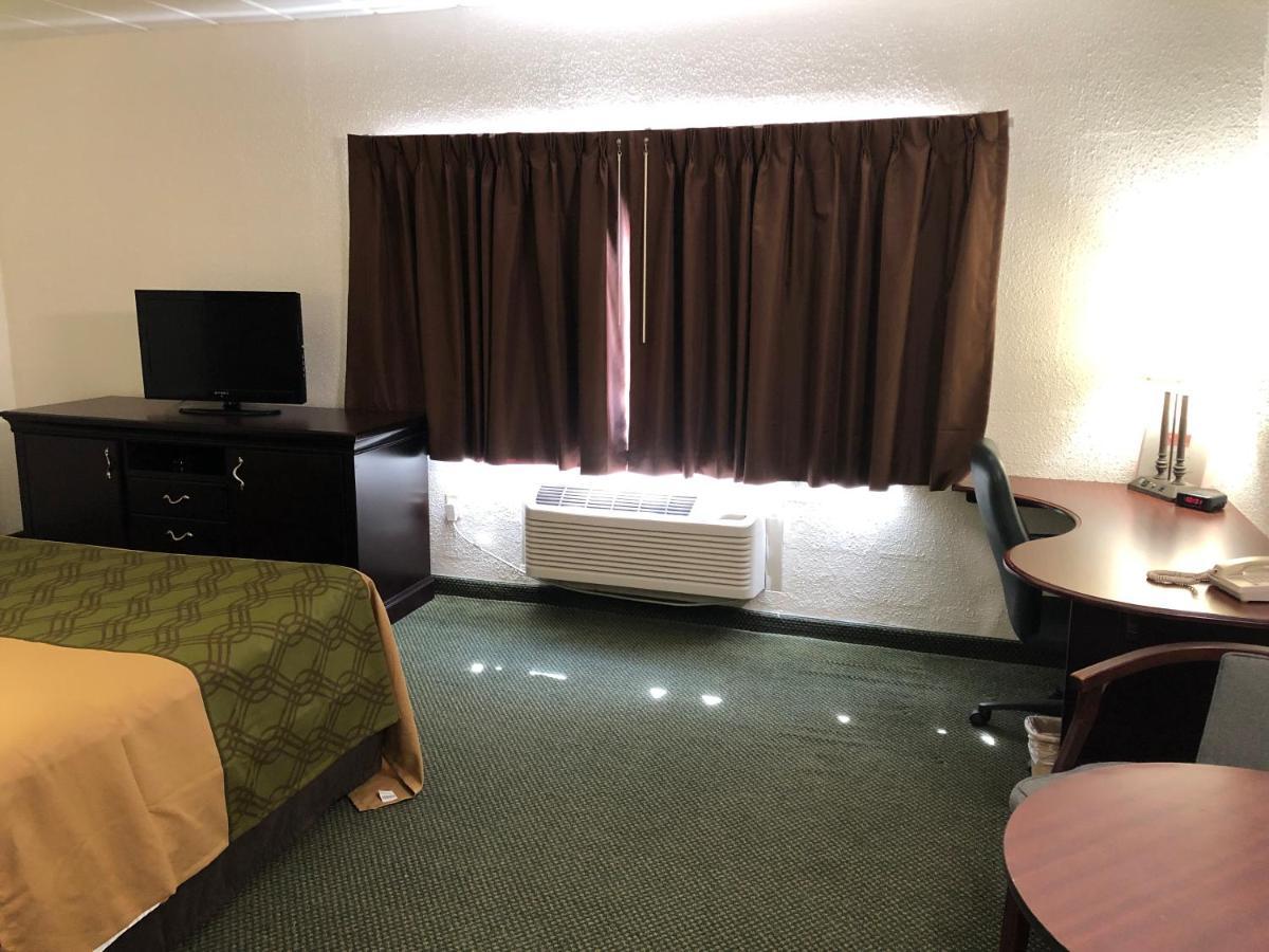 Econo Lodge Wisconsin Rapids Exterior photo