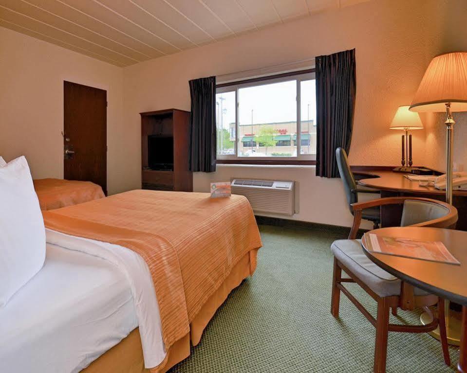 Econo Lodge Wisconsin Rapids Exterior photo
